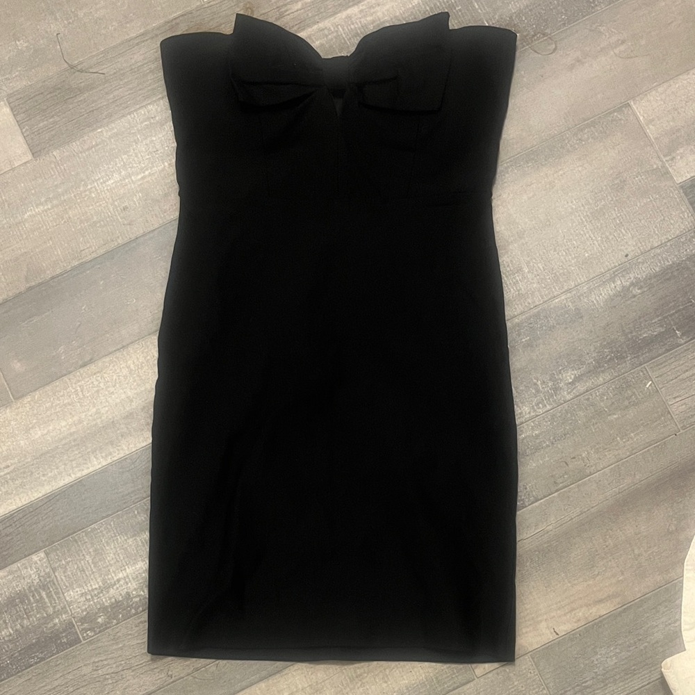 Chic Strapless Black Dress - Picture 1 of 8